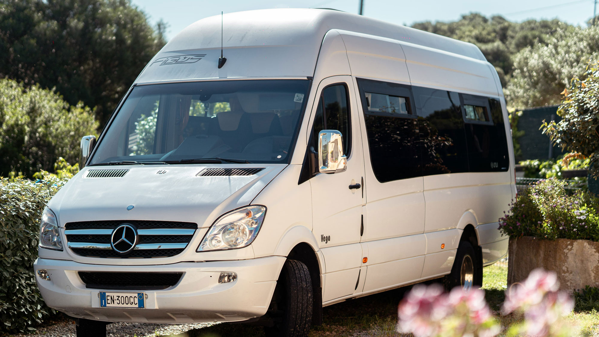 Minibus Mercedes Sprinter Bianco 19 posti Sardegna NCC