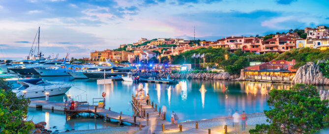 Veduta della marina di Porto Cervo in autunno